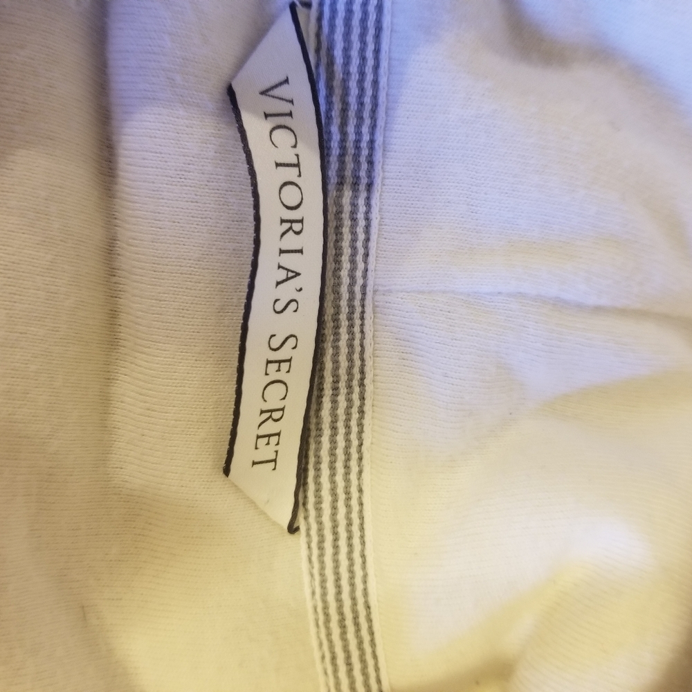Victoria's Secret Plush Cream Color Hoodie Pullover w/Hood Sz Large-XL Like New - Picture 9 of 14